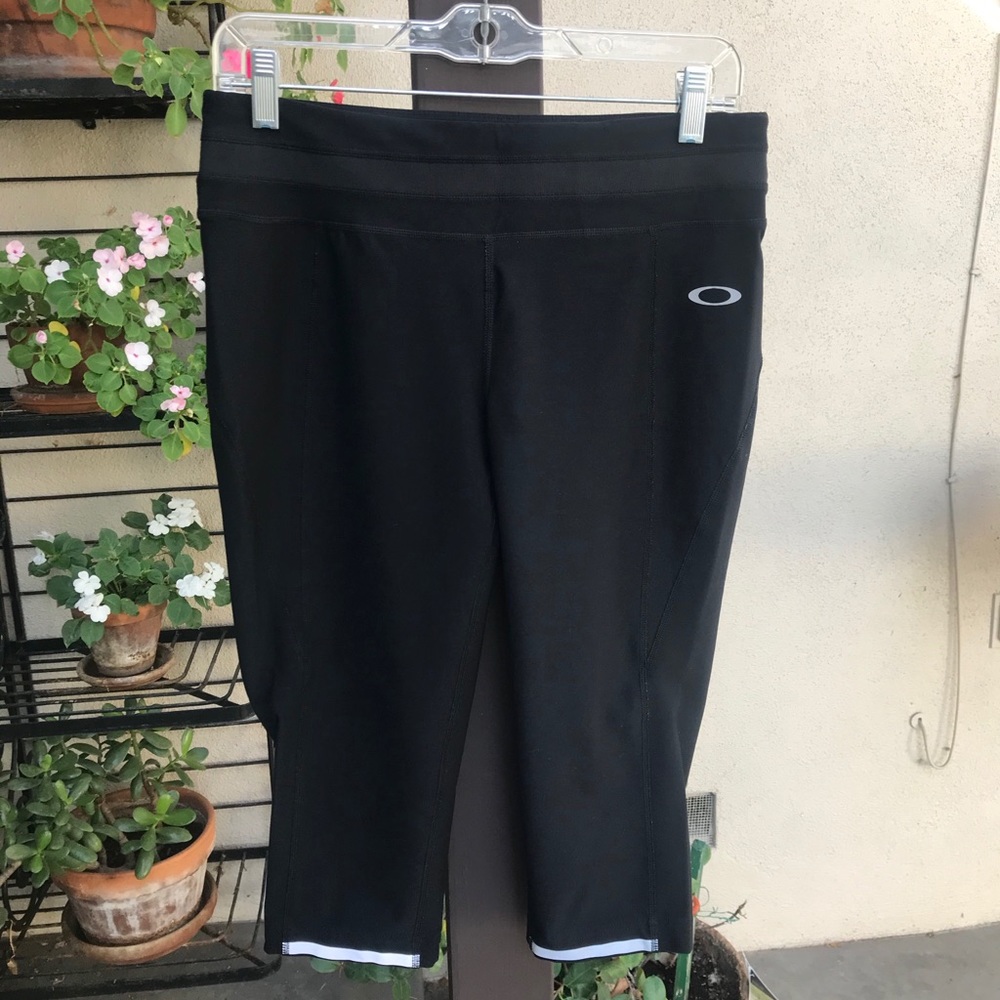 Oakley black workout Capri